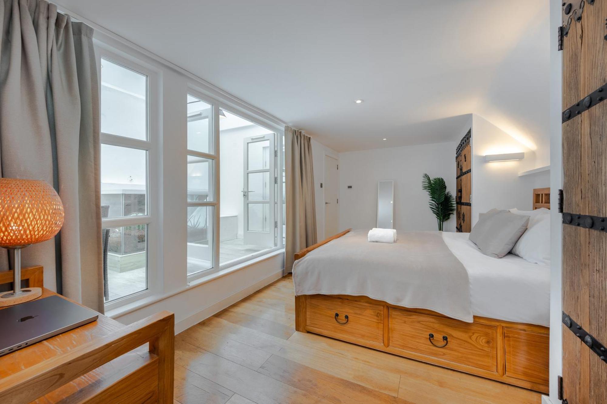 Апартаменты Stunning Duplex In *