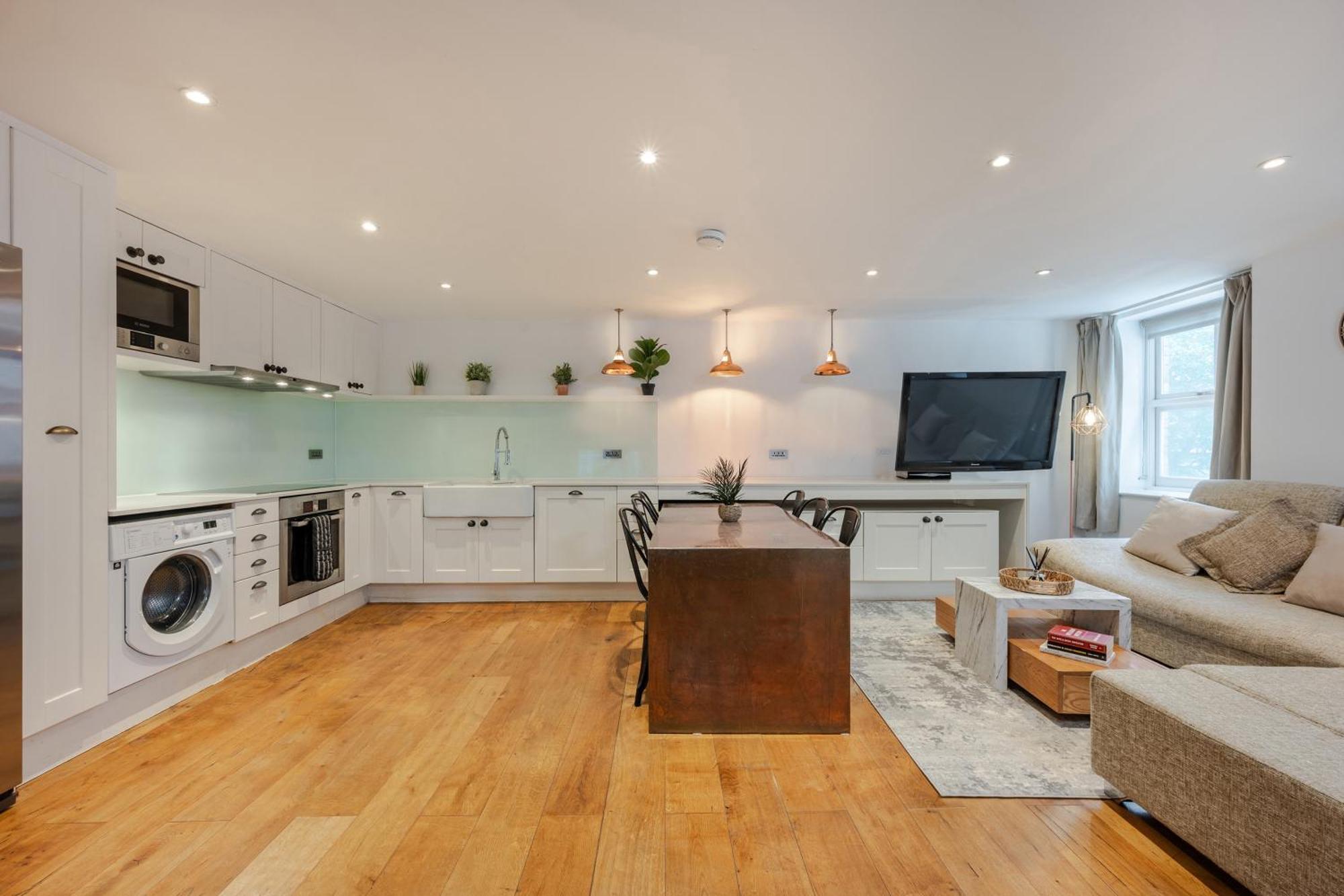 Апартаменты Stunning Duplex In